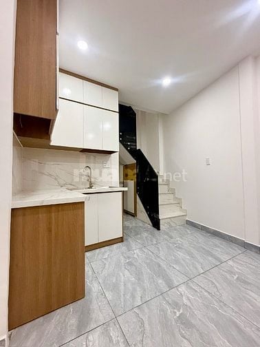 Nhà dt16m2 đúc 2,5 tấm 2pn hẻm 2.5m đường Lạc Long Quân, P3, Quận 11