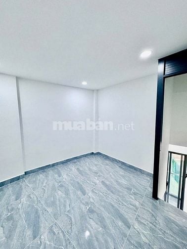Nhà dt16m2 đúc 2,5 tấm 2pn hẻm 2.5m đường Lạc Long Quân, P3, Quận 11