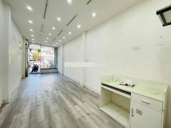 Cho thuê nhà 3 tầng MT Trần Cao Vân Đoạn Gần Mẹ Nhu KD Sầm Uất