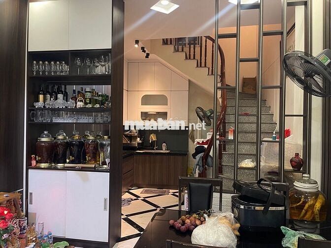 Chỉ hơn 7 tỷ Bán nhà Trần Quốc Vượng, Cầu Giấy, 5 Tầng hiện đại 