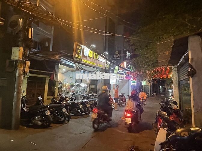 Cần tuyên nhân viên phục vụ quán ăn gia đinh