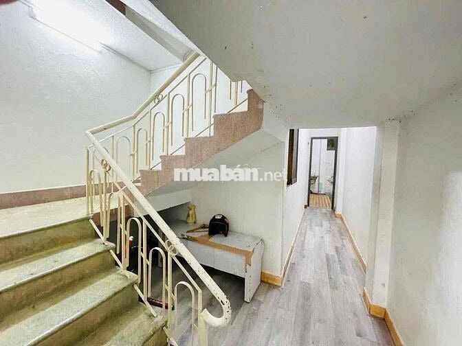 Cho thuê nhà 3 tầng MT Trần Cao Vân Đoạn Gần Mẹ Nhu KD Sầm Uất