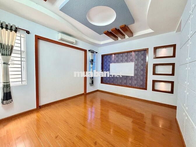 Nhà 2 lầu 4PN mặt tiền đường Trần Hoàng Na chỉ 18 triệu