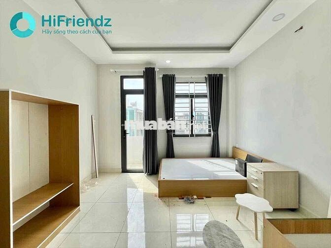 STU BAN CÔNG CỬA SỔ TRỜI GẦN VLU- IUH