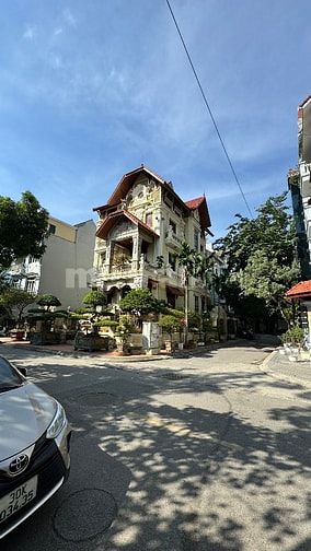 Biệt Thự Nguyễn Chánh - View Công Viên - Kinh Doanh:  180M2 - 54 Tỷ.