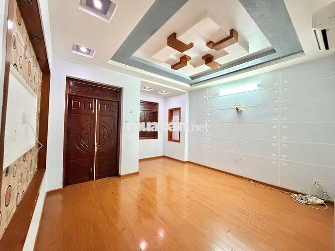 Nhà 2 lầu 4PN mặt tiền đường Trần Hoàng Na chỉ 18 triệu