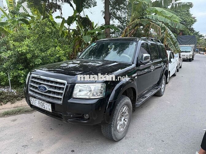 Ford Everest Đen