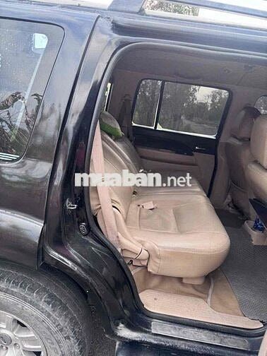 Ford Everest Đen