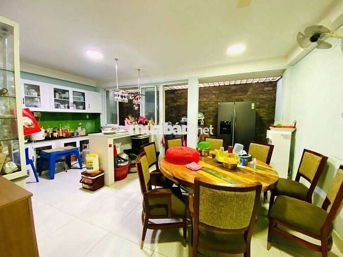 Cần bán nhà KDC Sài Gòn Chợ Lớn, 1 trêt 4 lầu, SHR, giá 12 tỷ (TL)