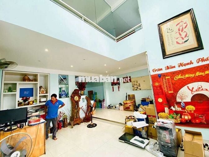 Cần bán nhà KDC Sài Gòn Chợ Lớn, 1 trêt 4 lầu, SHR, giá 12 tỷ (TL)