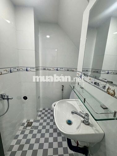 Nhà Nguyên Căn Mới Đường Lê Quốc Hưng - 2PN 3WC - 3.5x7m