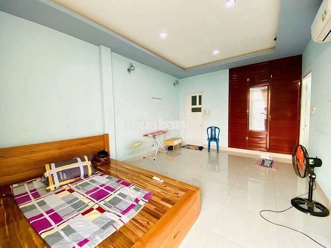 Cần bán nhà KDC Sài Gòn Chợ Lớn, 1 trêt 4 lầu, SHR, giá 12 tỷ (TL)