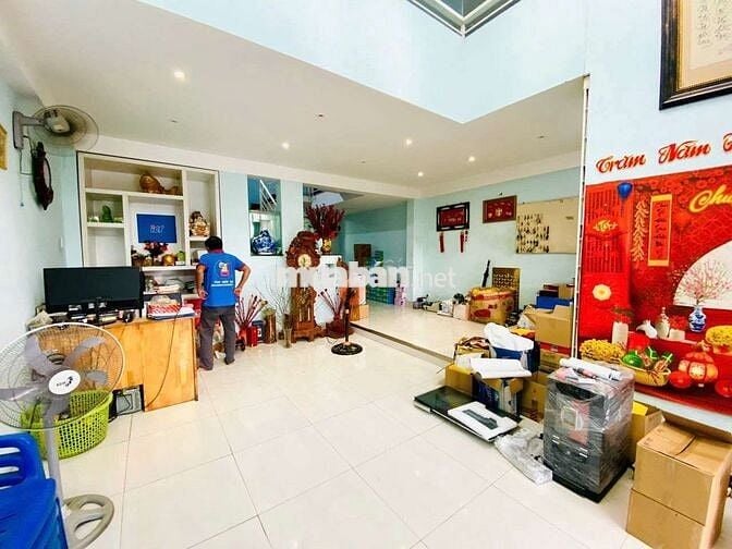 Cần bán nhà KDC Sài Gòn Chợ Lớn, 1 trêt 4 lầu, SHR, giá 12 tỷ (TL)