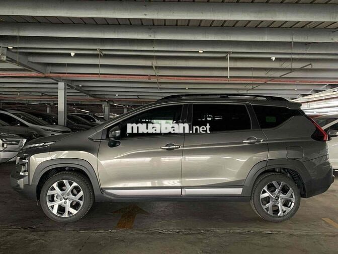 Mitsubishi Xpander Cross 2023 34000 km Xám