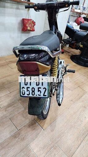 Honda Dream màu Nâu tím