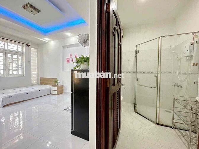 CHÍNH CHỦ CHO THUÊ STUDIO BAN CÔNG SÁT BÊN Q1 - PN FULL NỘI THẤT