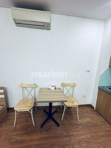 Cho thuê căn hộ tầng 4 mặt phố Trần Quang Diệu