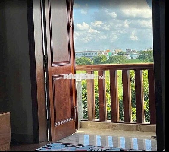 Nhà 2 Lầu 130m2 gần Chợ Bà Điểm