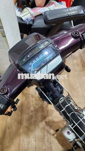 Honda Dream màu Nâu tím