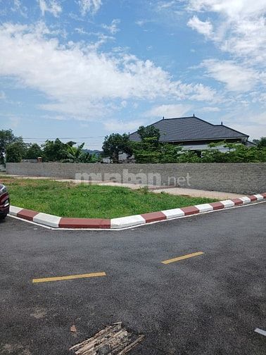 BÁN ĐẤT PHỐ HỮU NGHỊ –XUÂN KHANH – SƠN TÂY 100m2 FULL THỔ CƯ 1.8 Tỷ