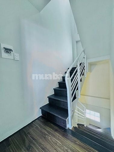 BÁN GẤP GIẢM MẠNH CÒN 4.95TỶ - NHÀ 4 TẦNG NGAY PHẠM VĂN ĐỒNG, BÌNH