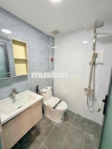 Nhà hẻm xe hơi 166 Nguyễn Duy 2 lầu