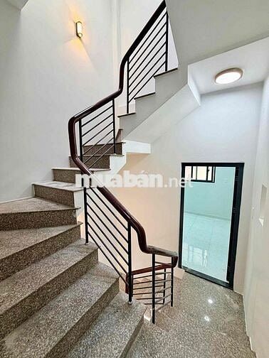 Nhà hẻm xe hơi 166 Nguyễn Duy 2 lầu