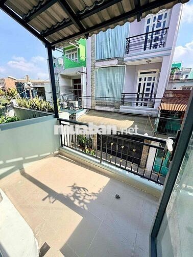 Nhà hẻm xe hơi 166 Nguyễn Duy 2 lầu