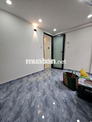 bán nhà mời xây Ngang 3.6 x 3 tấm nhĩnh 2 Đ cạnh Q1