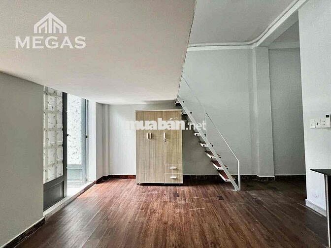 Ngay Ng Tri Phương_Duplex_Bancolny_ThoángGió ĐónNắng_FullNT_Thang máy