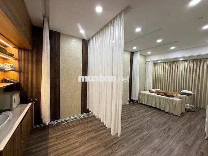 Cho Thuê Nhà Mặt Tiền Điện Biên Phủ Quận 3 - 72M2 4 Tầng 7 PN - 40 Tr