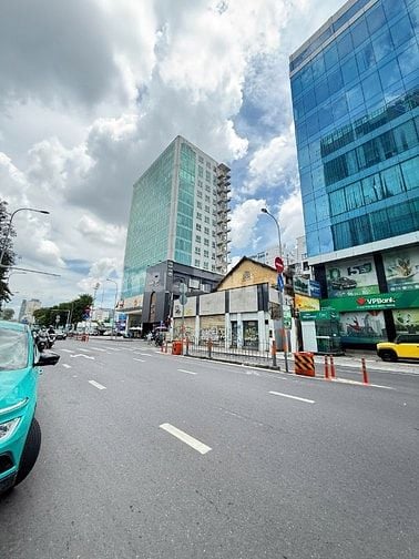 Cho thuê toà nhà số 10A Nguyễn Thị Minh Khai, Quận 1, 750 triệu/tháng