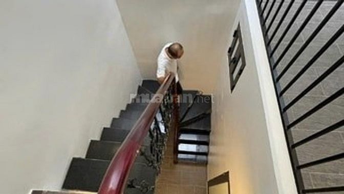 Bán nhà 3 tầng đẹp, ngõ 20 phố Cát Linh, gần Văn Miếu - Quốc Tử Giám