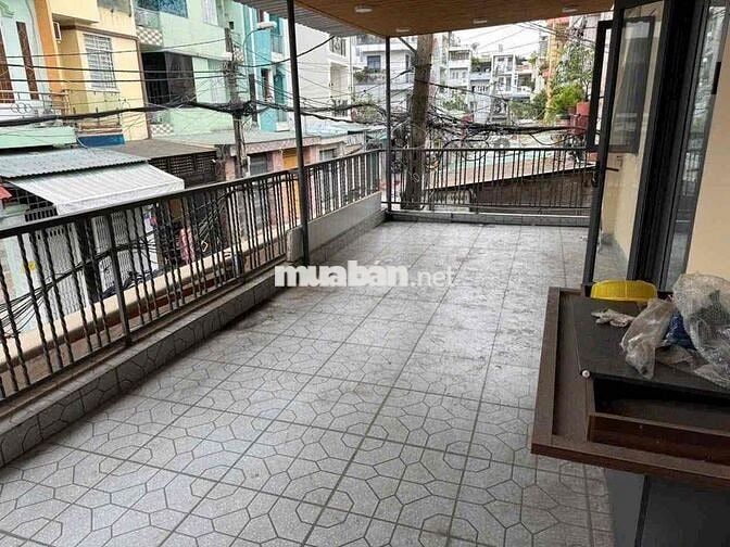 NHÀ 4 PHÒNG MẶT TIỀN NGAY PHỐ ẨM THỰC