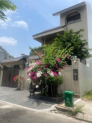 BÁN BIỆT THỰ SÂN VƯỜN KHU MỸ THÁI - PHÚ MỸ HƯNG 16x16 .3 lầu . 83 Tỷ