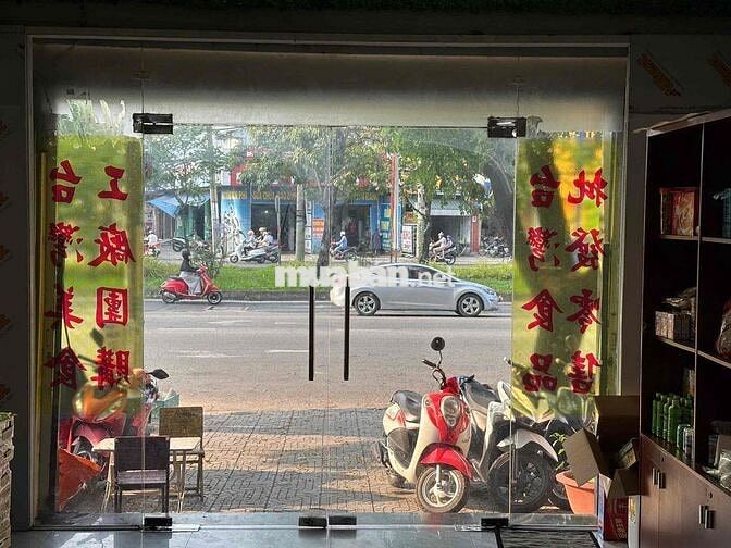 nhân viên phụ bếp 2 người
