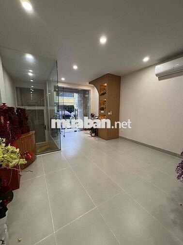 CHO THUÊ MẶT BẰNG ĐẸP NGUYỄN CÔNG TRỨ Q1