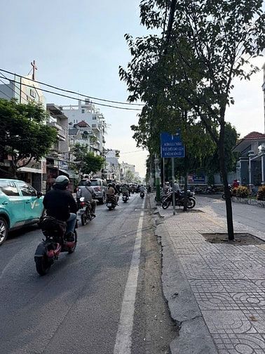 🏠Nhà đẹp giá tốt ngay mặt tiền Q8. 