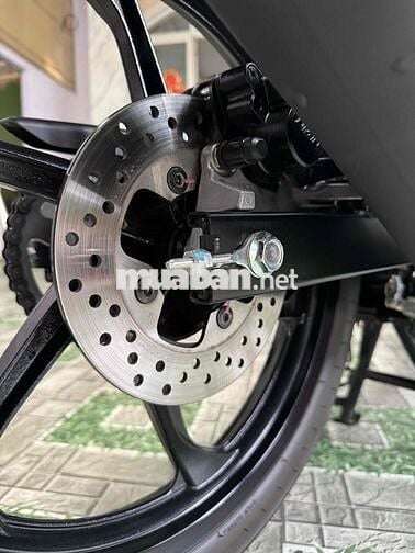 Yamaha LC V8 2025 Xanh Đen HQCN Malaysia