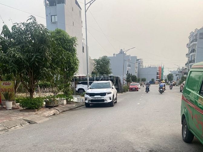 Bán lô góc Tái định cư A51 Hồ Sen mặt đường 24m