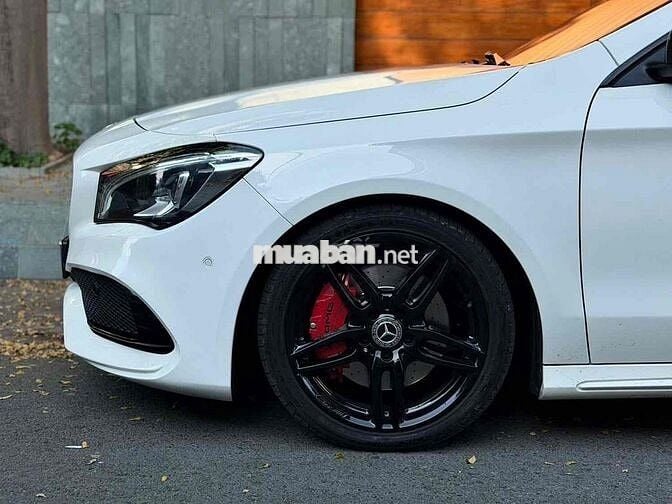 Mercedes-Benz CLA250 4Matic 2018 Trắng