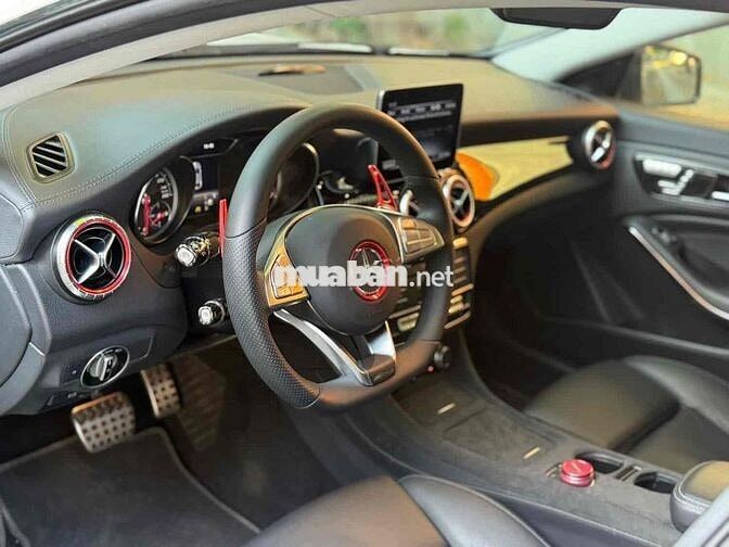 Mercedes-Benz CLA250 4Matic 2018 Trắng