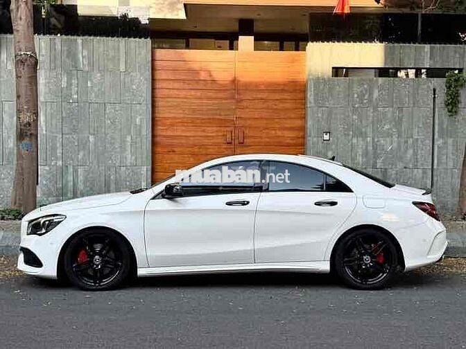 Mercedes-Benz CLA250 4Matic 2018 Trắng