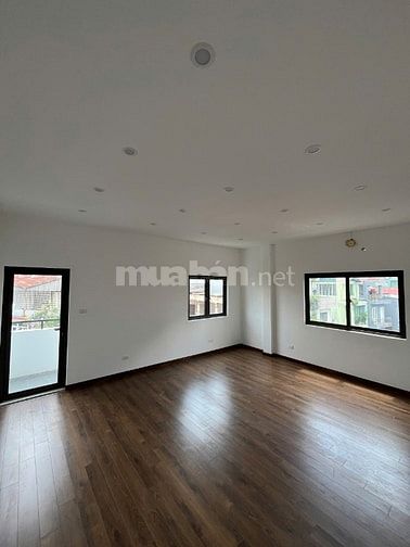 Deal siêu hời, chính chủ cho thuê nhà 5 tầng đường Nguyễn Ngọc Nại