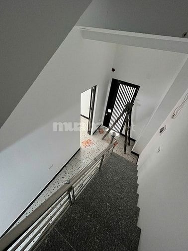 Deal siêu hời, chính chủ cho thuê nhà 5 tầng đường Nguyễn Ngọc Nại
