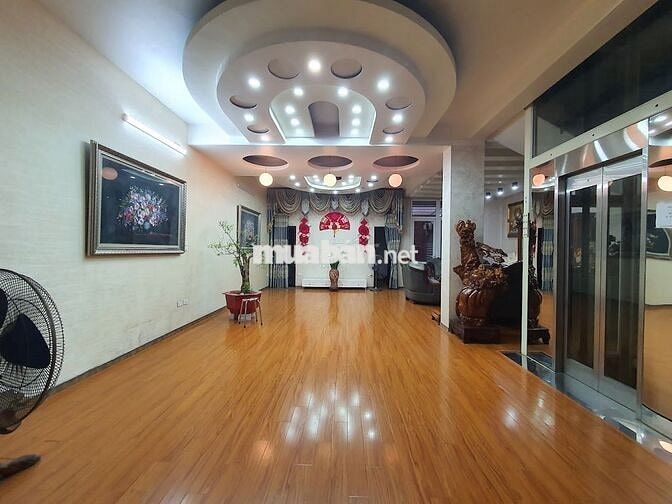 Cho thuê tầng 1 nhà Hào Nam làm văn phòng