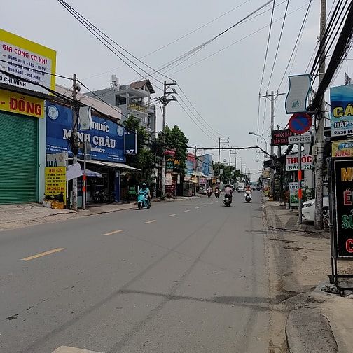 Cho thuê xưởng 900m2 + gác lửng đg hẻm Ao Đôi xe cont vào đc giá: 70tr