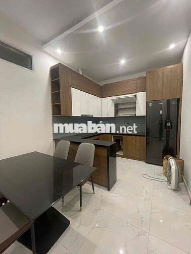 Cho thuê nhà ngõ oto Lý Văn Phức- Đống Đa- dt 75m2*4tầng