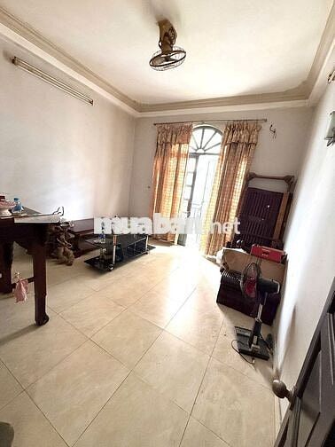 Bán Nhà Hẻm 8 met Đường Trịnh Đình Trọng , P Hòa Thạnh 