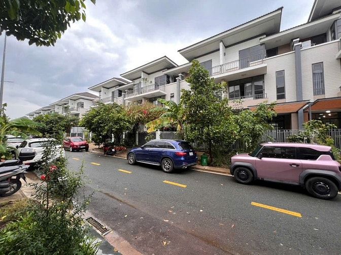 Bán Biệt thự View Sông KDC LAVILA Kiến Á .DT: 10x20 .3 lầu . 29 Tỷ